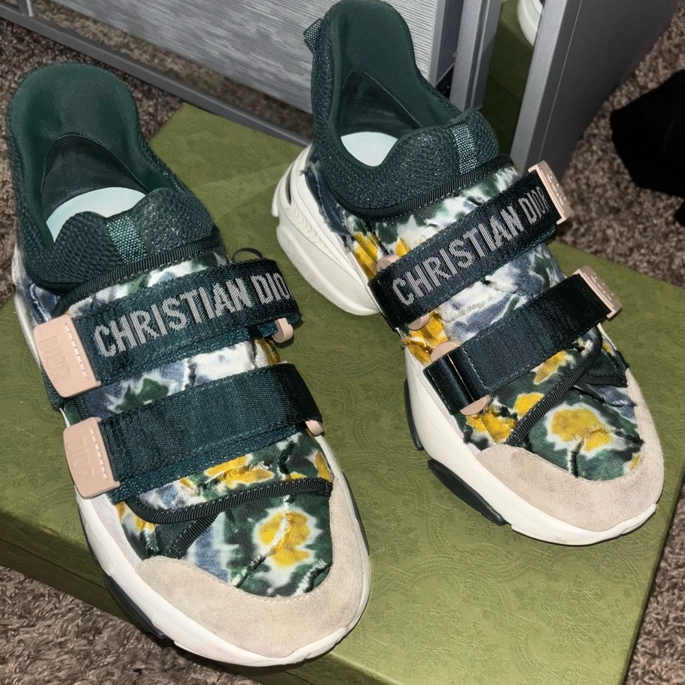 Dior Green Mesh Sneakers with Breathable Design - Picture 3 of 3